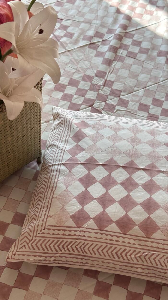 Pink Geomagnetic Premium King Size Bedsheet - Image 4