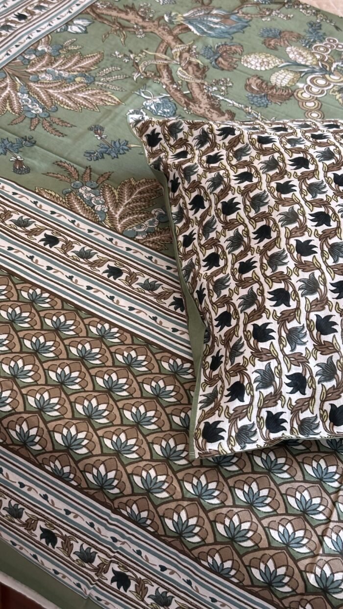 009471a1-dbe9-40c8-bc2a-9d346b391f5f Dua KingSize Bedsheet - Image 4