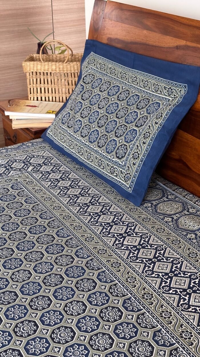 17c694ba-1b16-492d-aefa-2701a3d980e3 Ajrakh Ethnic King Size Bedsheet - Image 4