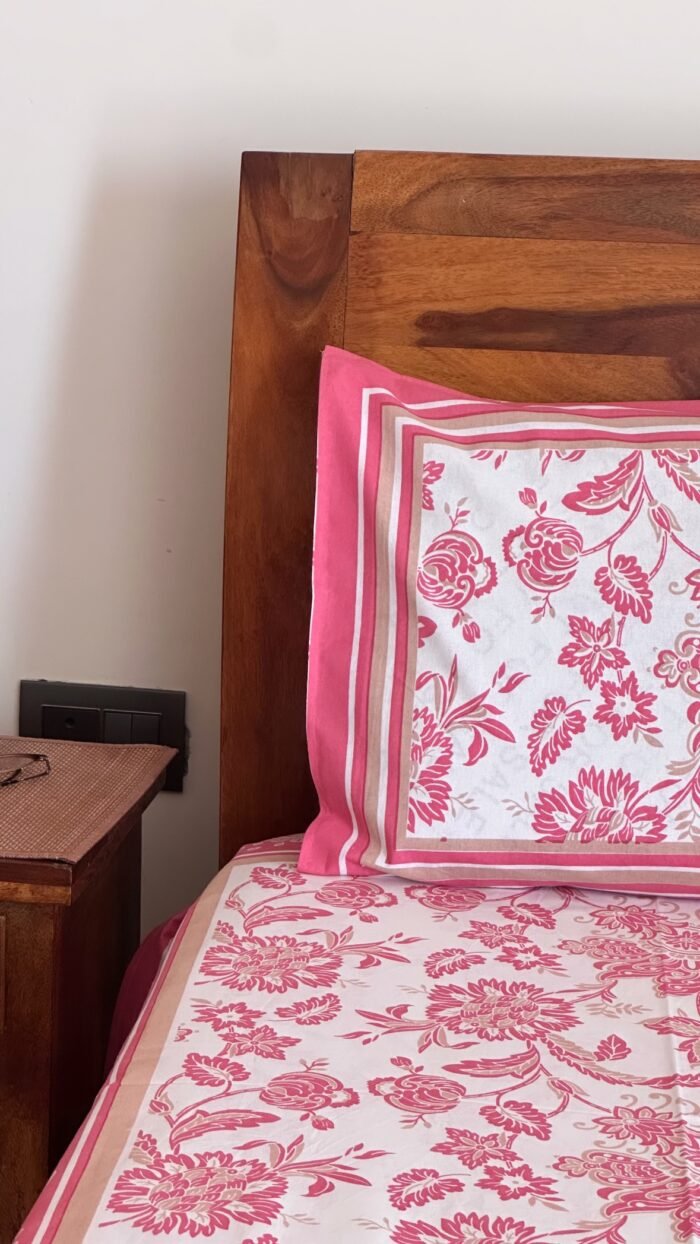 4f01067d-4891-451a-97bd-f3ac6206af1a Dua King Size Bedsheet - Image 1