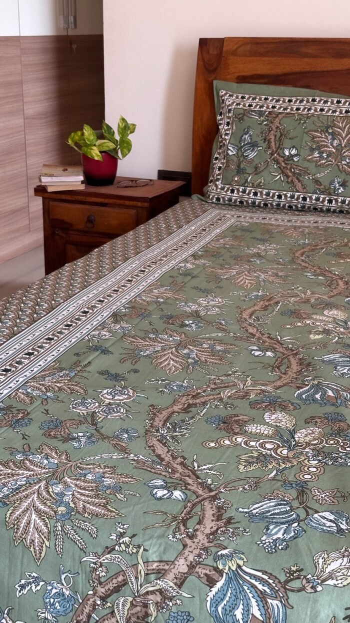 5db41962-be3e-48ef-9e67-8d53822f080b Dua KingSize Bedsheet - Image 6