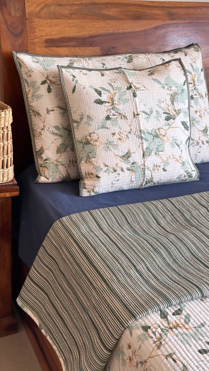 664480ce-22e9-42e4-9c57-05bd3e779814 Parv 5 Piece Premium Bedding set - Image 4