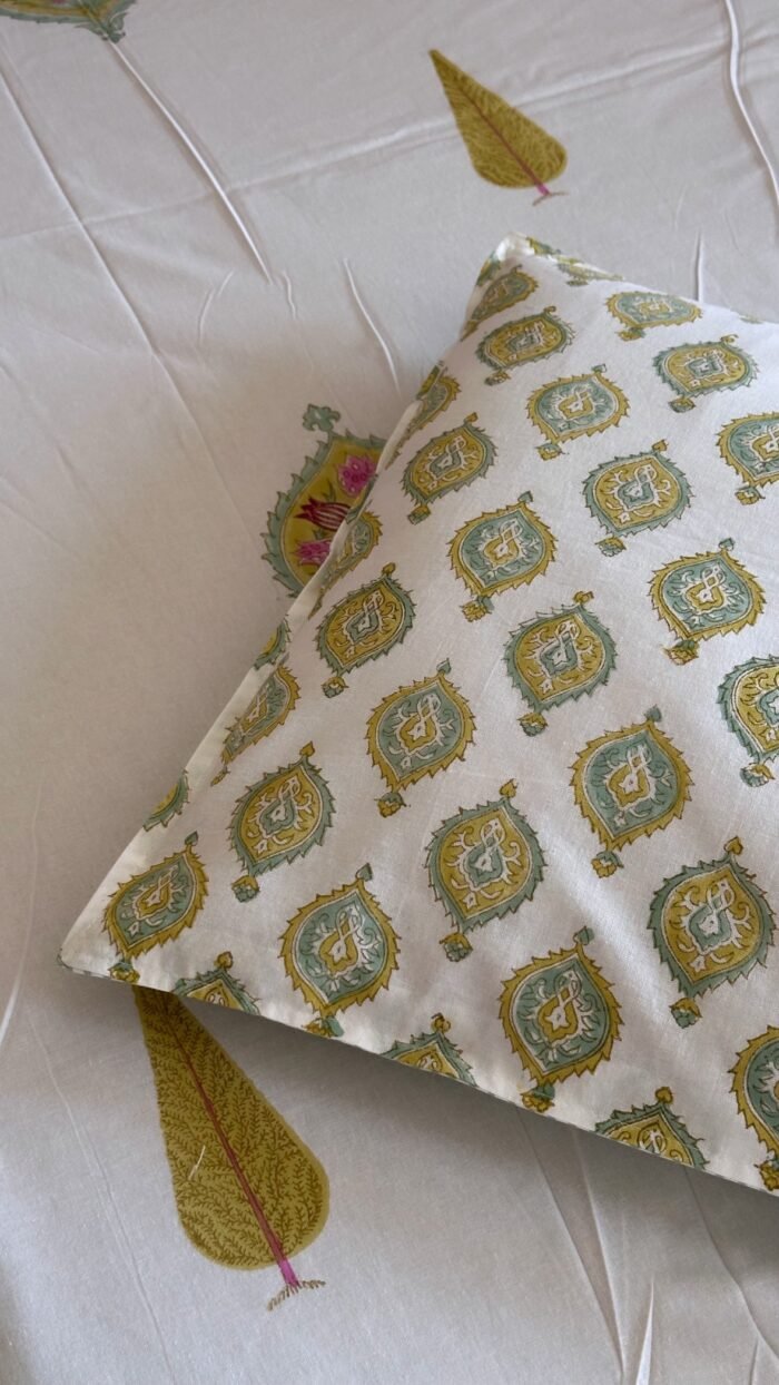 Van-pushp Handblocked King Size Bedsheet - Image 5