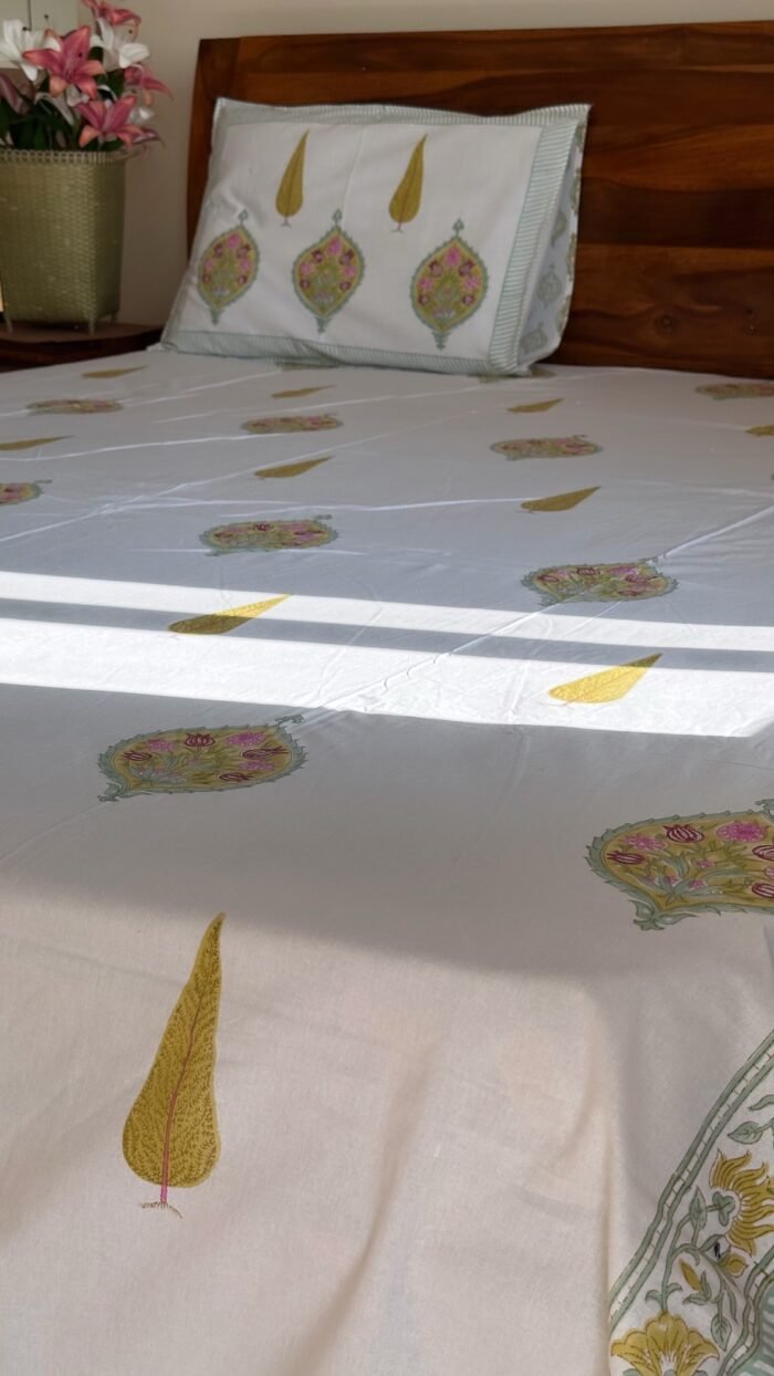 Van-pushp Handblocked King Size Bedsheet - Image 3