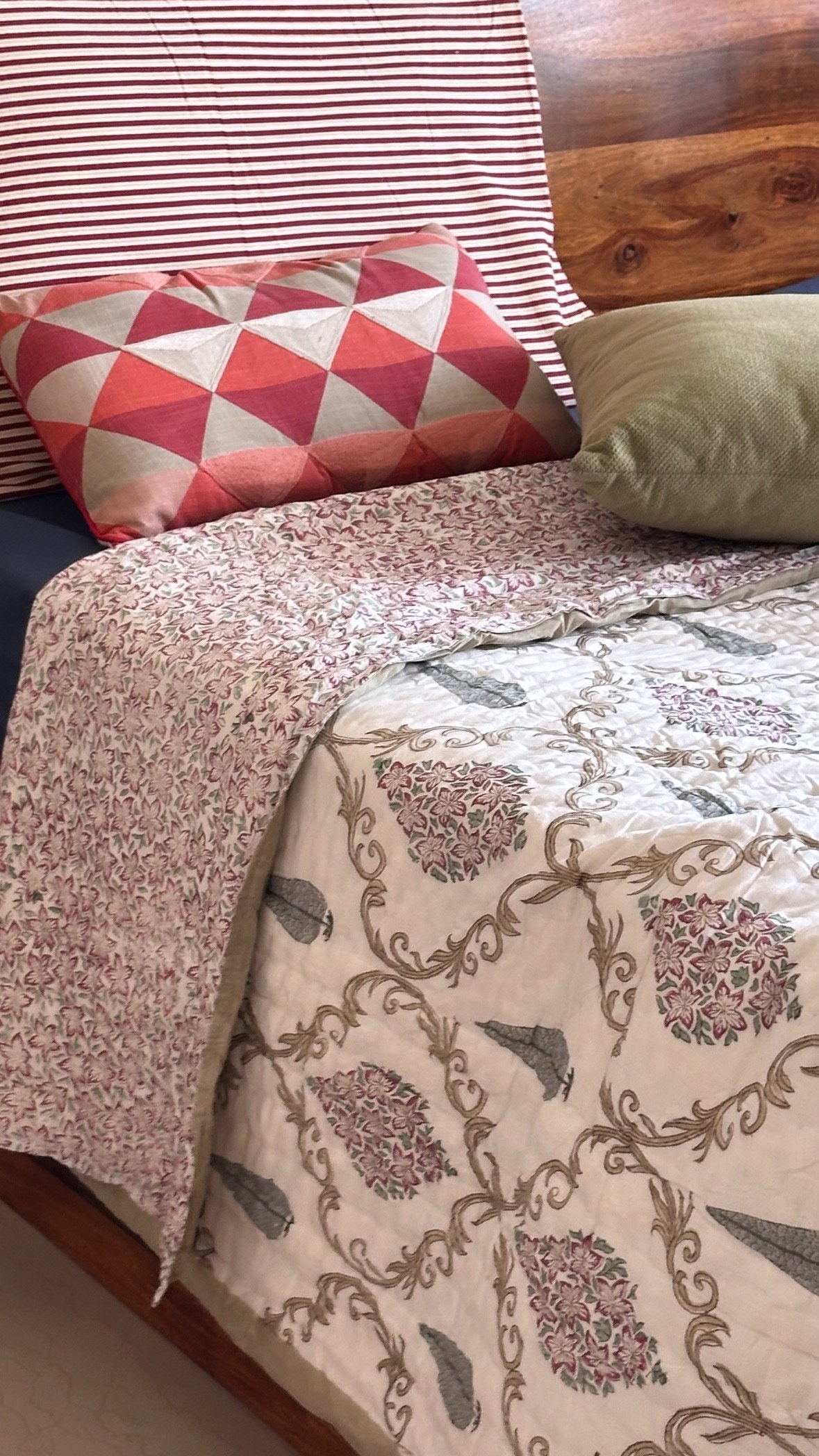 3f92d759-720d-490e-8a47-f9c59edee44d Heirloom Premium Double Quilt - Image 1